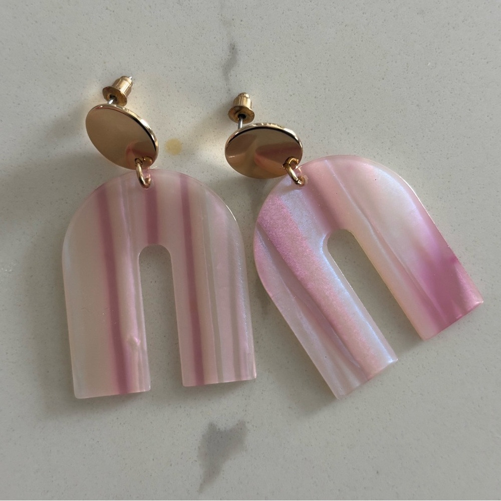 Y2K Geometric U Earrings Stud Back Pink White Millennial Pink Pastel Soft Girl k